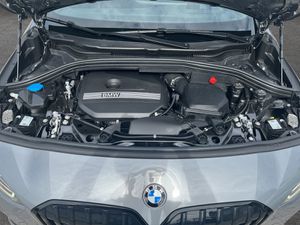 BMW 220i Active Tourer M Sportpaket Head-Up HK HiFi