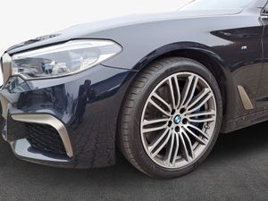 BMW M550d xDrive Touring Ferngesteuertes Parken DAB