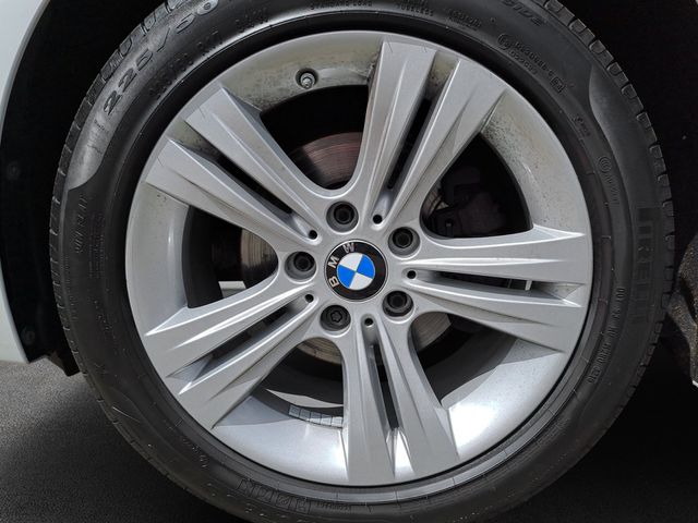 BMW 318d Touring Sport Line LED Navi Bus. Tempomat