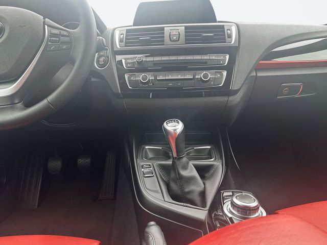 BMW 218i Cabrio Sport Line HiFi Xenon Navi Bus. USB