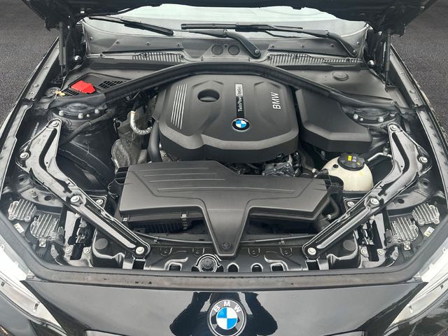 BMW 218i Cabrio Sport Line HiFi Xenon Navi Bus. USB