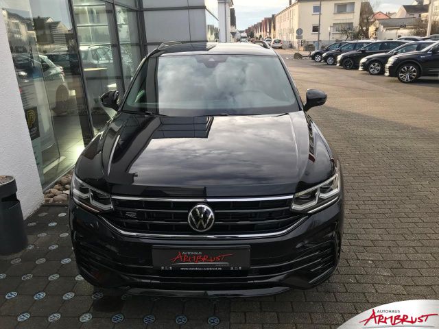 VW Tiguan Tiguan R-Line 1.5 TSI 110 KW DSG Navi LED Klima Einparkhilfe el. Fenster