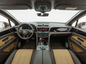 BENTLEY Bentayga V8 * MASSAGE * MULLINER DRIVING