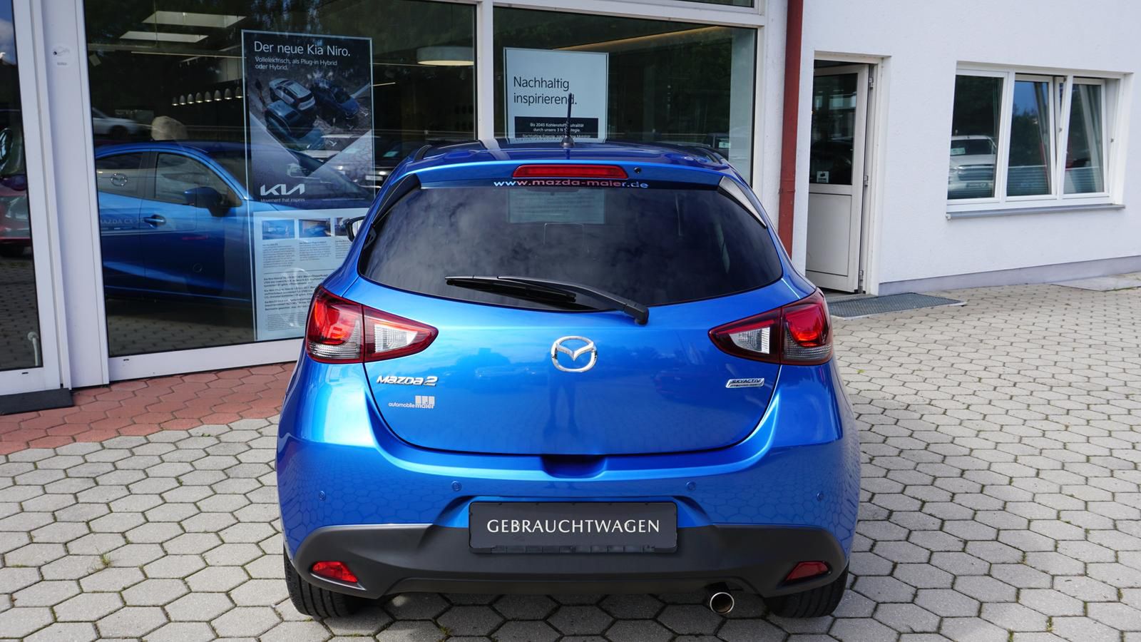 MAZDA 2