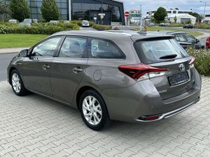 TOYOTA Auris Touring Sports