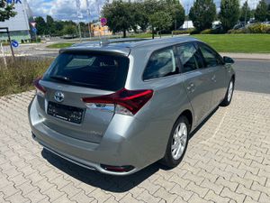 TOYOTA Auris Touring Sports