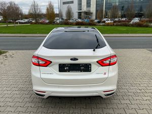 FORD Mondeo 2.0 EcoBoost Titanium Aut. Navi+Led+Leder