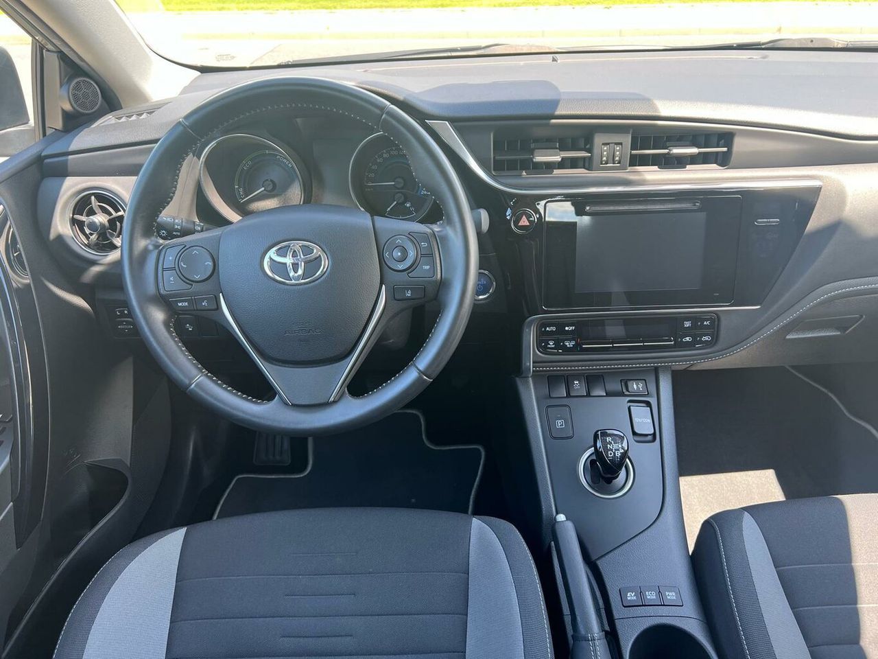 TOYOTA Auris Touring Sports