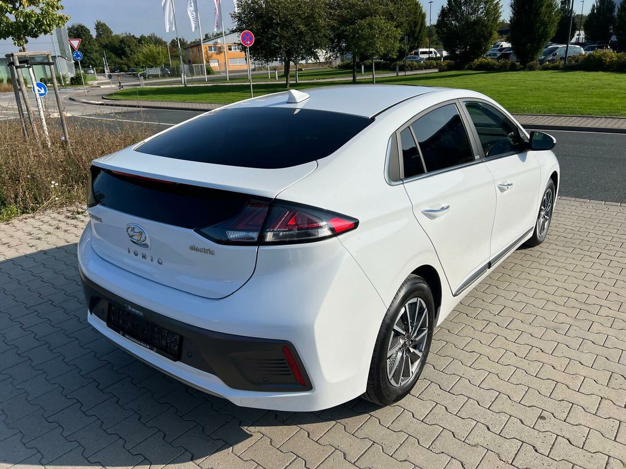 HYUNDAI IONIQ