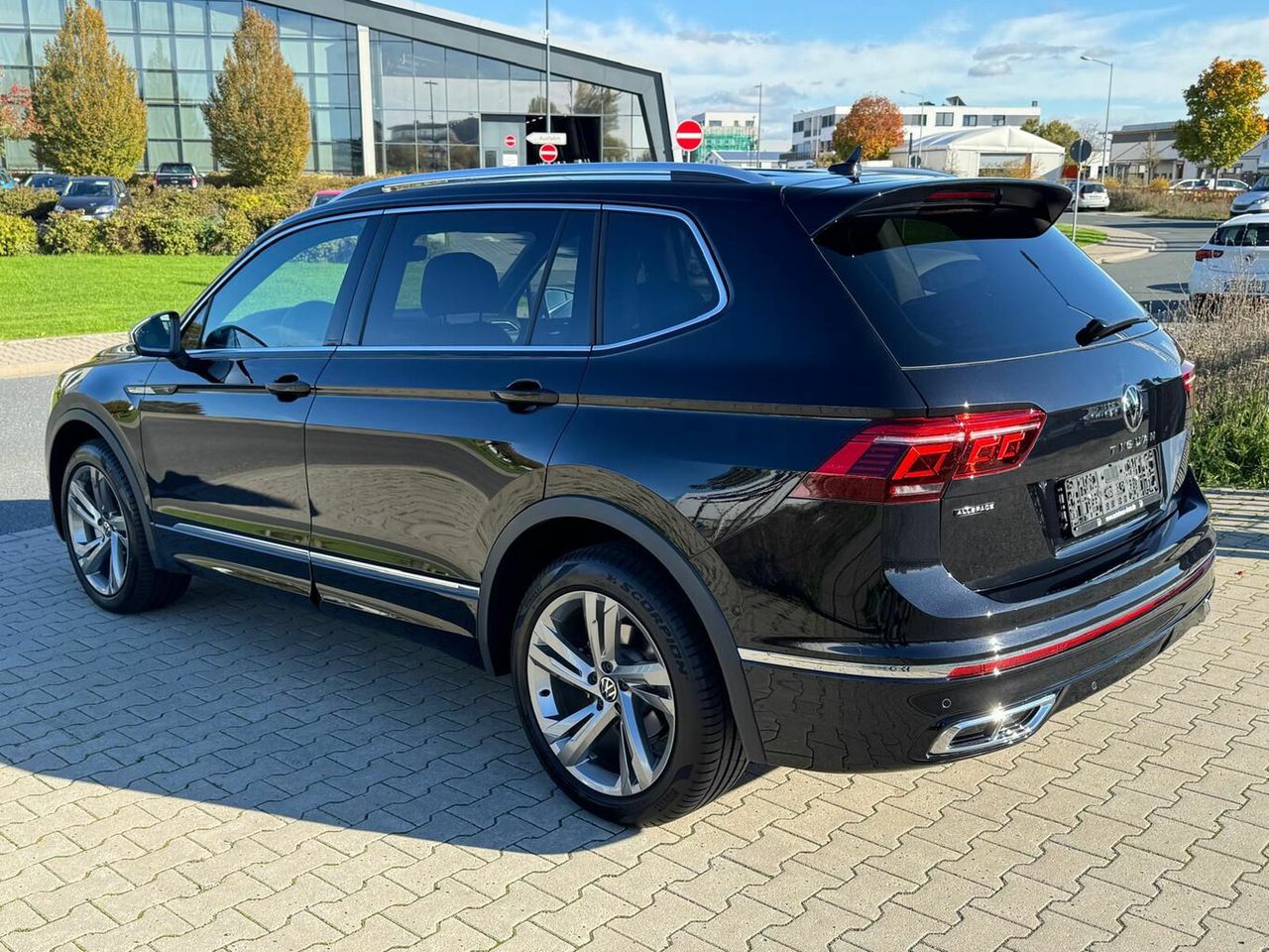 VW Tiguan Allspace 2.0 TSI R-Line 4Motion Aut. Navi