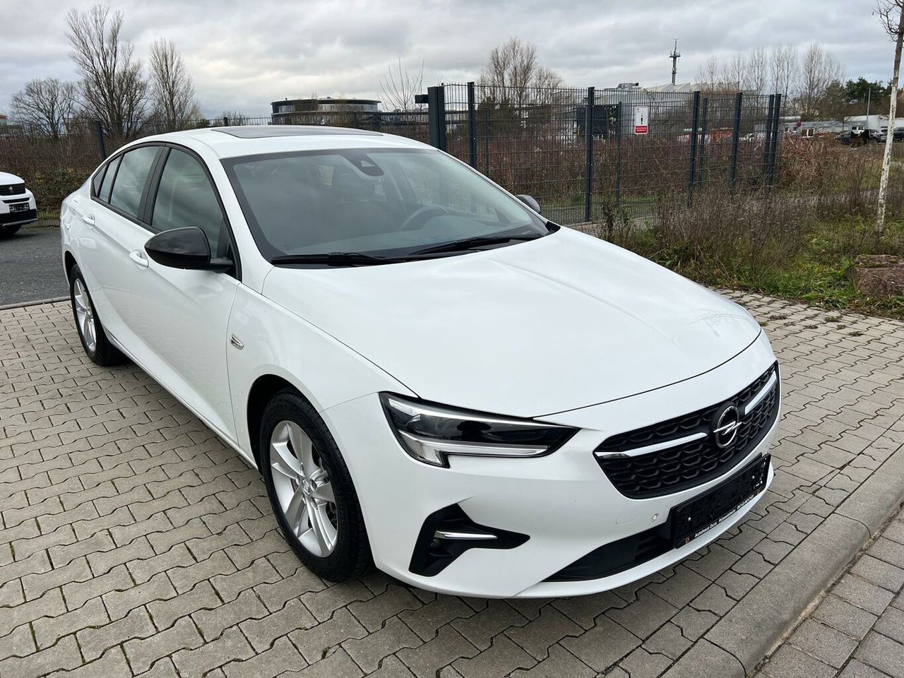 OPEL Insignia 2.0 D Business Edition Aut. Navi+Led