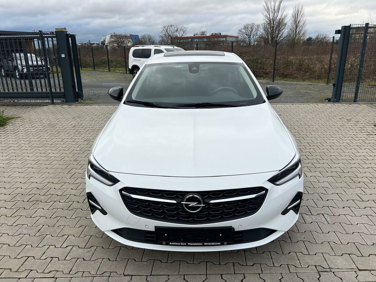 OPEL Insignia 2.0 D Business Edition Aut. Navi+Led