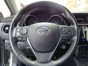 TOYOTA Auris Touring Sports