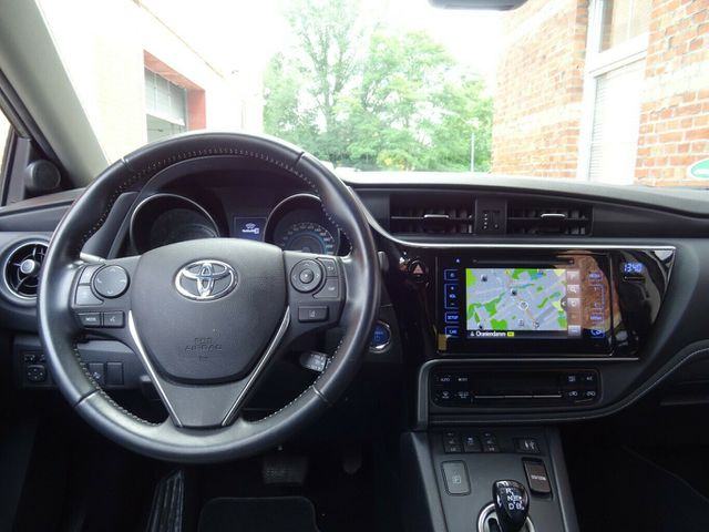 TOYOTA Auris Touring Sports