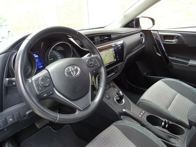 TOYOTA Auris Touring Sports