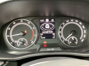 SKODA Fabia 1.0 TSI Ambition GRA LED Navi SHZ PDC