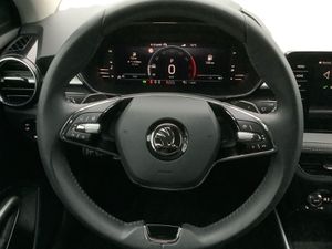 SKODA Fabia 1.0 TSI DSG Style ACC Vorbe. AHK LED Navi