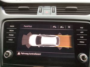 SKODA Octavia Combi 1.5 TSI DSG Style AHK ACC LED Navi