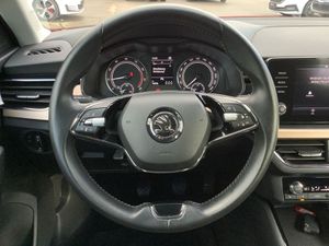 SKODA Kamiq 1.0 TSI Style GRA LED APP SHZ PDC