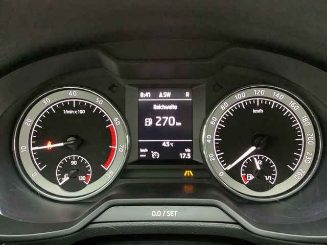 SKODA Octavia Combi 1.5 TSI DSG Style AHK ACC LED Navi