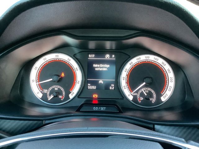 SKODA Kamiq 1.5 TSI DSG Monte Carlo GRA LED Pano APP PDC