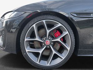 JAGUAR XE P250 Aut. R-Dynamic Black