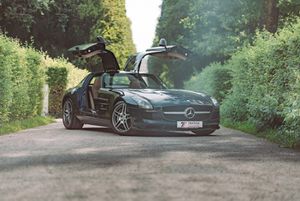 MERCEDES-BENZ SLS AMG Coupe - Deutsch 1. Hand Carbon