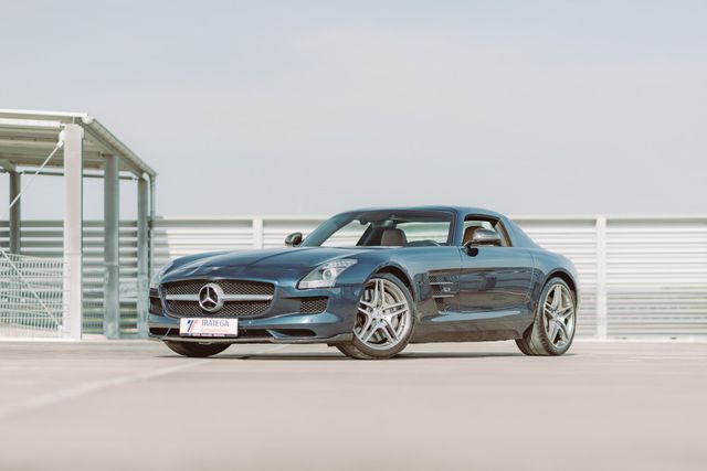 MERCEDES-BENZ SLS AMG Coupe - Deutsch 1. Hand Carbon