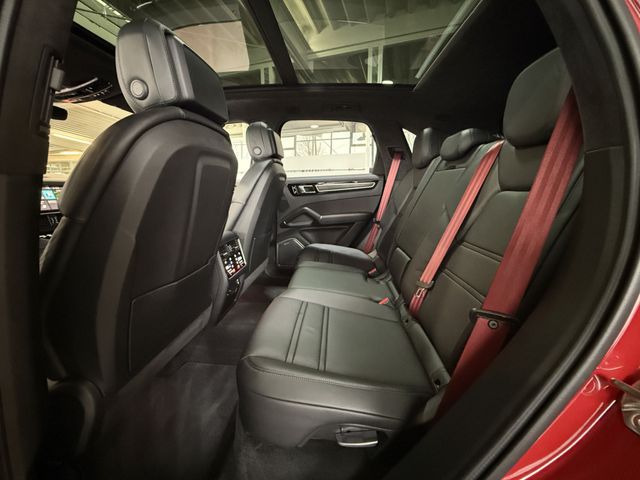 PORSCHE Cayenne GTS PDCC Standh. AHK Massage Pano 2 J.-G