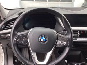 BMW 118i Hatch Sport Line HiFi DAB LED WLAN Shz PDC 118i