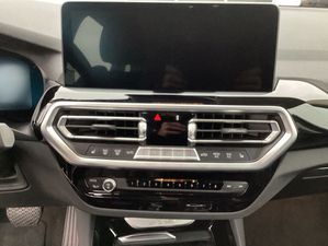 BMW X3 xDrive30e Head-Up HiFi DAB WLAN Komfortzg. X3 xDrive30e