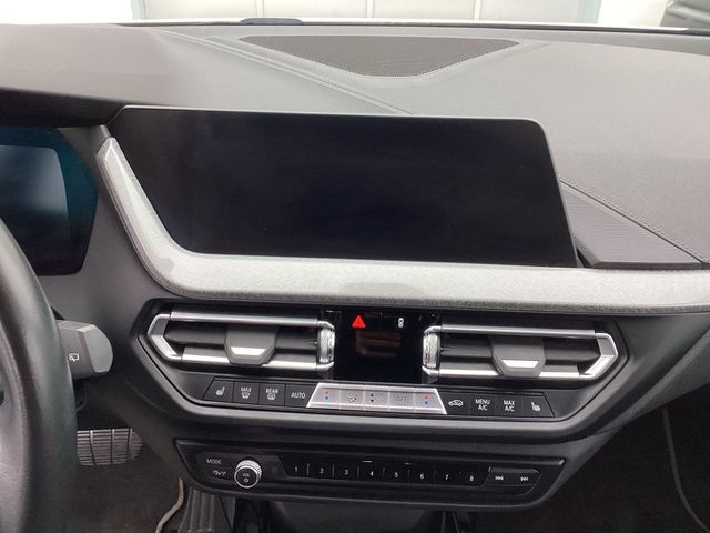 BMW 118i Hatch Sport Line HiFi DAB LED WLAN Shz PDC 118i