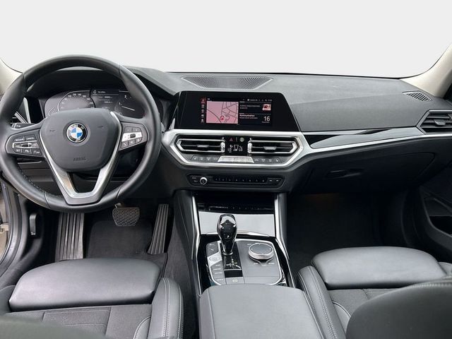 BMW 320d Limousine Sport Line Head-Up HiFi DAB WLAN 320d