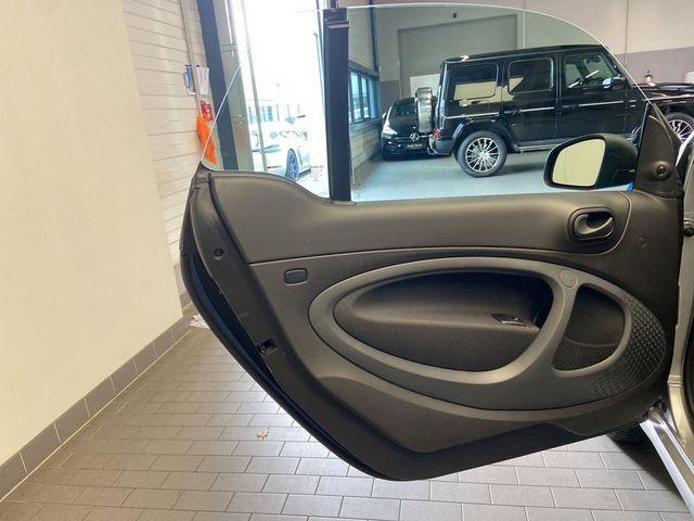 SMART fortwo cabrio EQ Cool@Audio Allwetterreifen ...