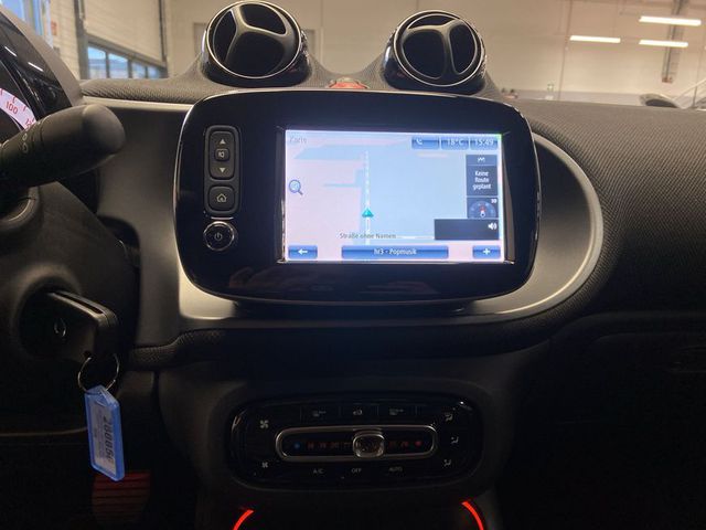 SMART fortwo cabrio EQ passion Media System Verdeck Rot u.v.m smart fortwo electric drive