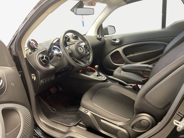 SMART fortwo cabrio EQ passion Media System Verdeck Rot u.v.m smart fortwo electric drive