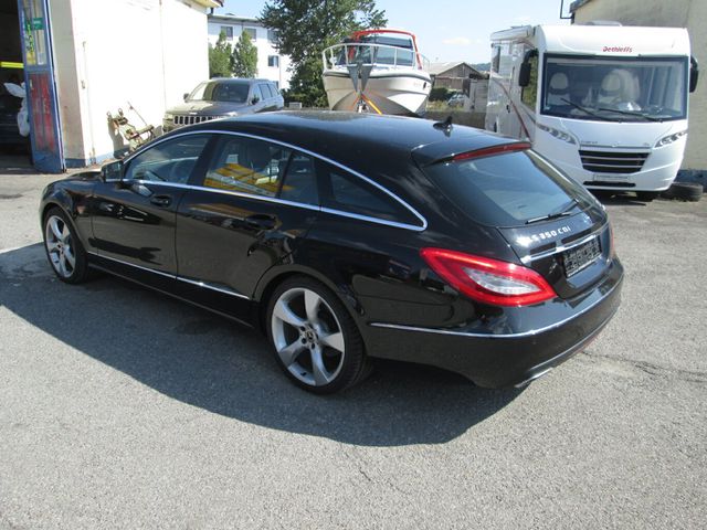 MERCEDES-BENZ CLS 350 Shooting Brake