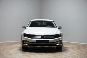 VW Passat Variant Alltrack 4Motion IQ-Light/AHK/ACC