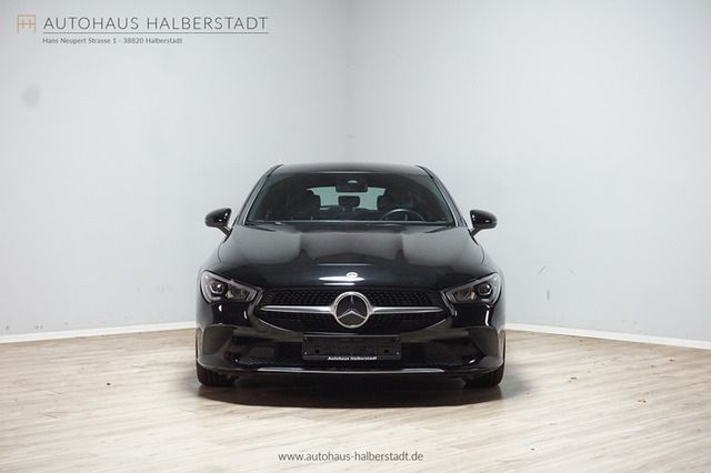 MERCEDES-BENZ CLA 200 Shooting Brake