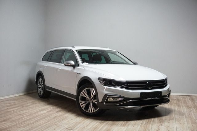 VW Passat Alltrack 4Motion IQ-Light/AHK/ACC/FPK/Kam