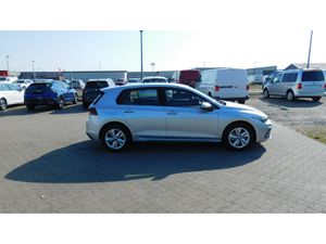 VW Golf VIII 1.5 Active Life TSI Navi Klima