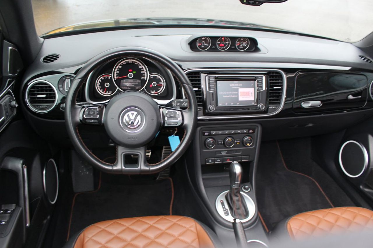 VW Beetle Cabriolet  2.0 TSI DSG Exclusive Sport