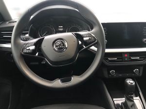 SKODA Kamiq Ambition 1.0 TSI DSG*LED*CAR-PLAY*DAB*UVM*