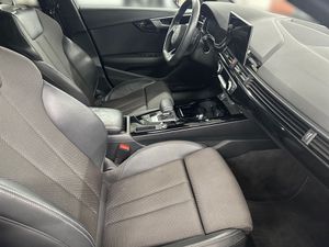 AUDI A4 Avant 2.0 40 TFSI S line S tronic Matrix Pano