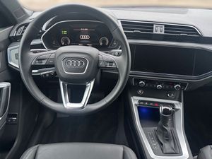 AUDI Q3 45 1.4 TFSIe basis S tronic LED Leder Navi