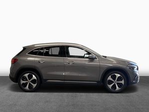 MERCEDES-BENZ GLA 180 7G-Progressive+MOPF+AHK+Kamera+19''+LED