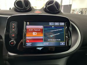 SMART fortwo cabrio EQ passion Navi Cool@Media Exclusiv