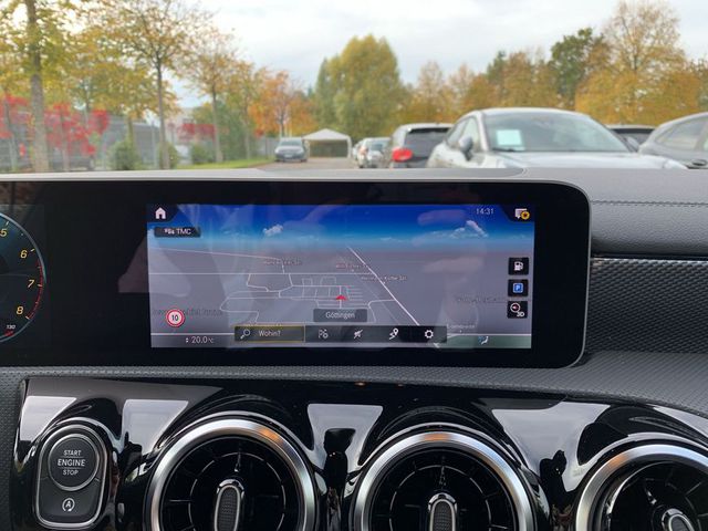 MERCEDES-BENZ CLA 200 Progressive + Night Keyless Navi Premium