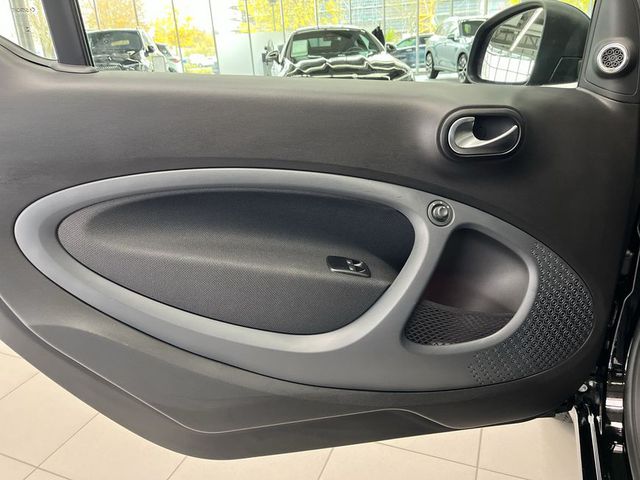 SMART fortwo coupe EQ prime 22KW JBL+Media Exclusiv Pano