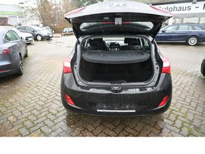 HYUNDAI i30 1.4 *Classic* Klima 17Alus HU-neu